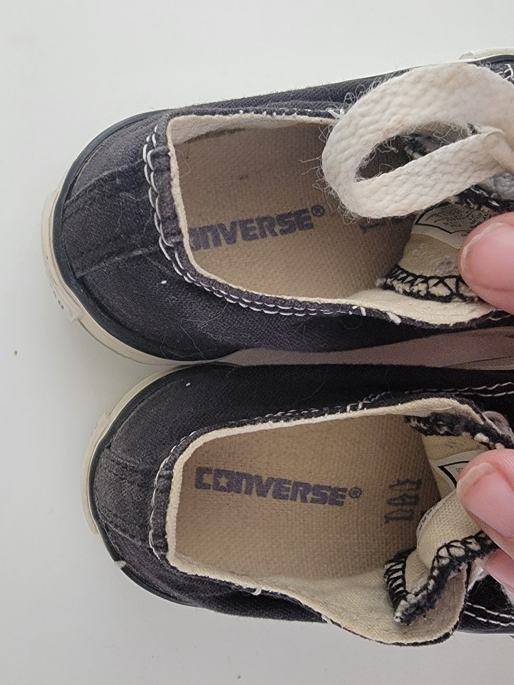 Converse Toddler Baby Black and White Low Top Sneakers Size 5 - Picture 3 of 5